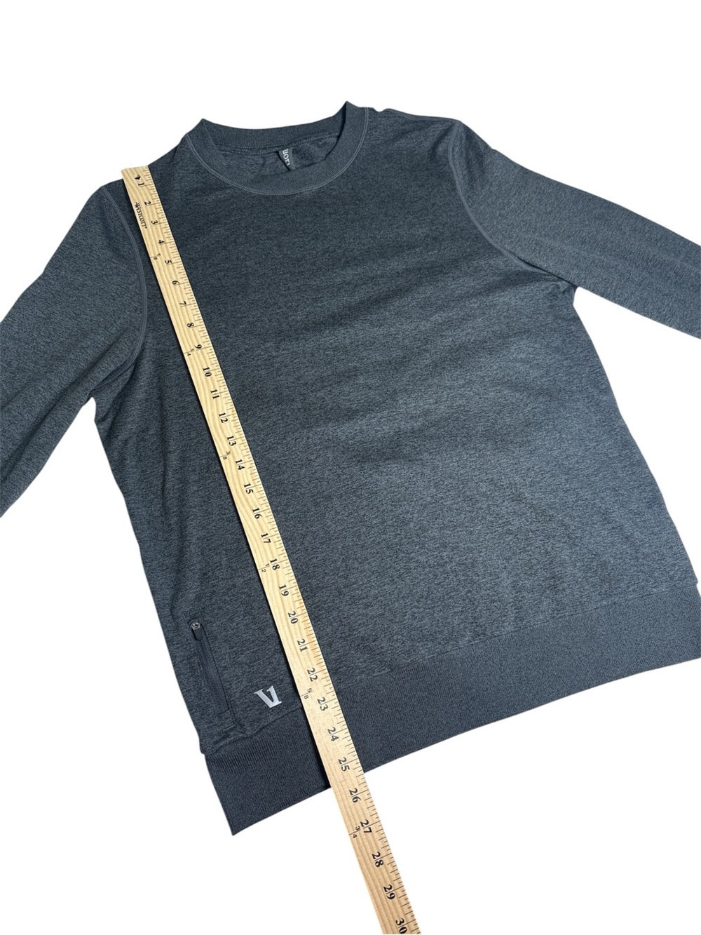 Vuori Ponto Performance Crew DreamKnit Sweatshirt Men’s Medium Charcoal Gray - Picture 7 of 8